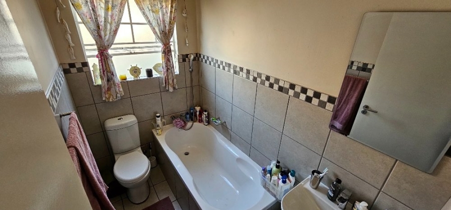 3 Bedroom Property for Sale in Ngwenya River Estate North West